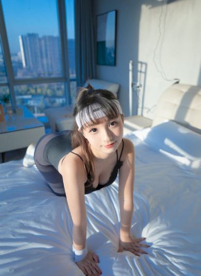 欧美微胖连衣裙_1080高清视频播放